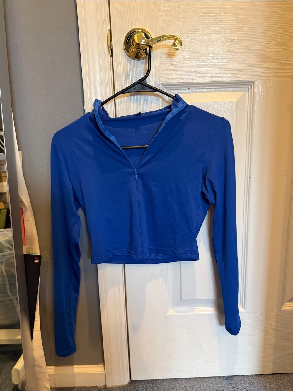 Cropped Long-Sleeve Active Top in Royal Blue